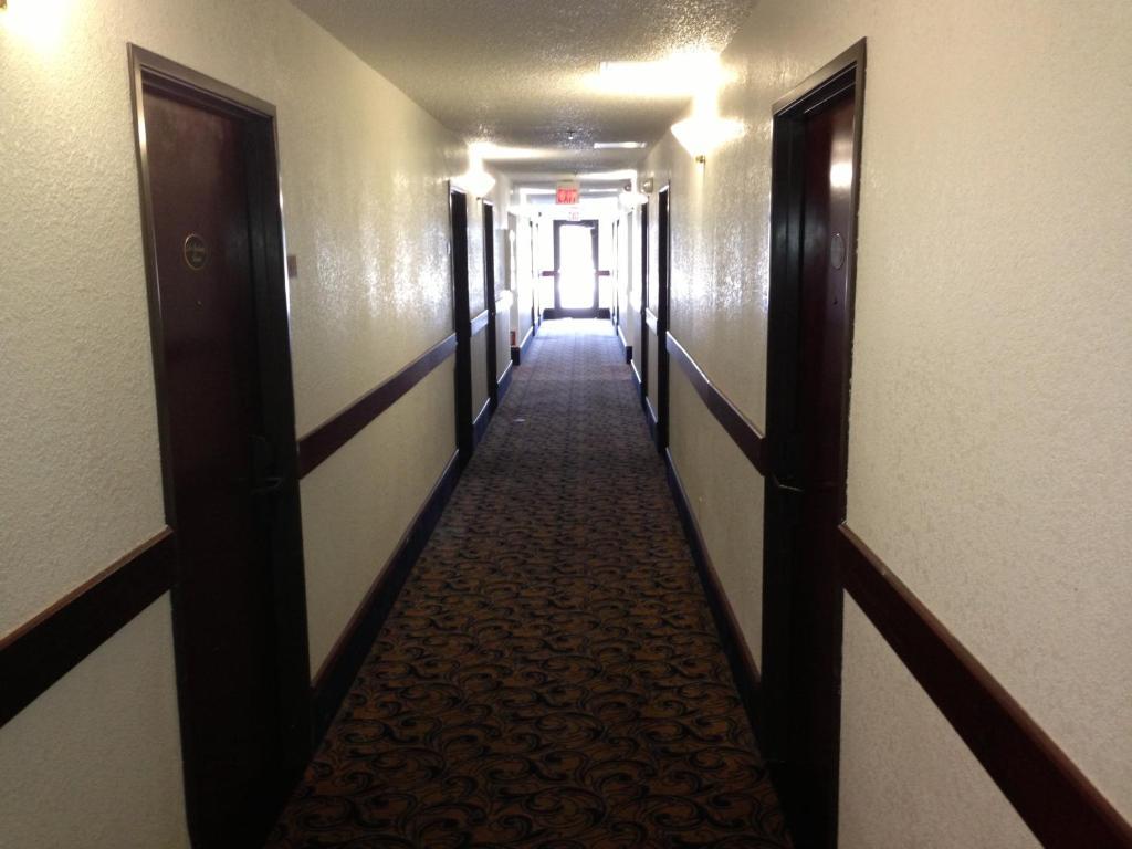 Brentwood Inn & Suites Hobbs Exterior photo